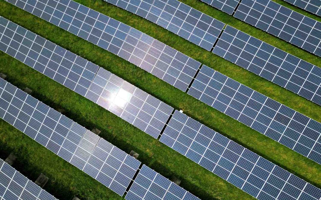 Geração Solar Distribuída no Brasil: Crescimento Acelerado e os Desafios da Rede Elétrica